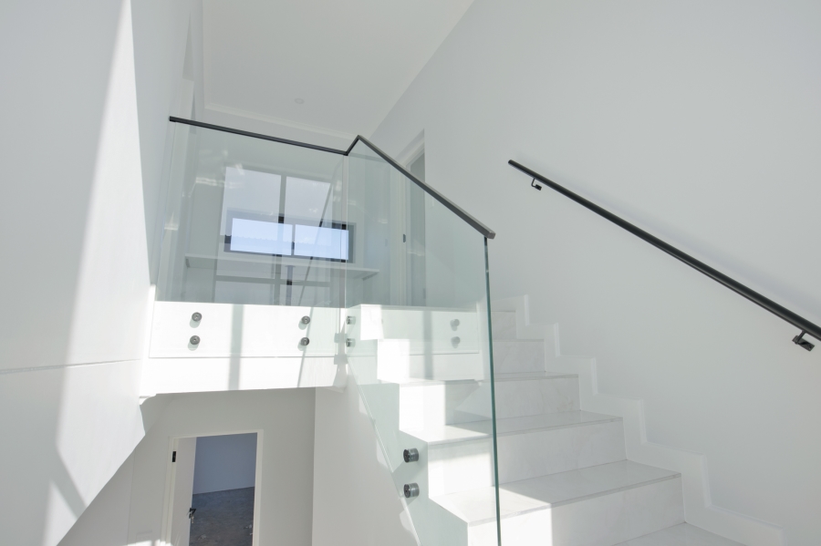 5 Bedroom Property for Sale in Sandown Western Cape